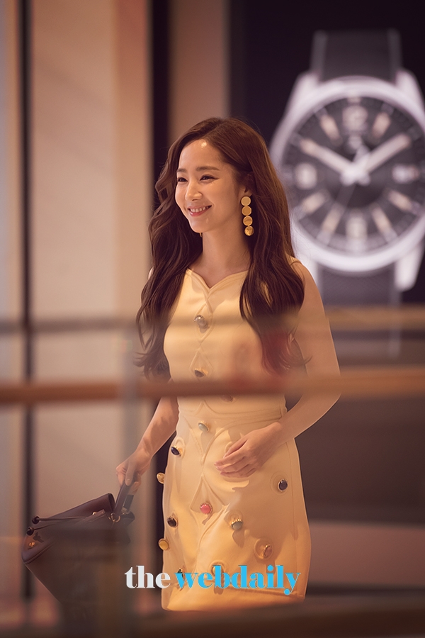 박민영, 멀버리(MULBERRY) 플래그십 스토어 리뉴얼 오픈 기념 포토월 행사