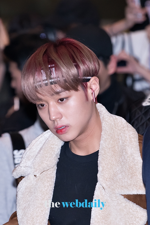 워너원(WannaOne) 박지훈, 김포국제공항 출국 현장