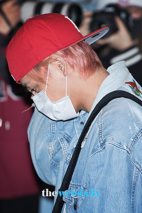 방탄소년단(BTS) 뷔, 김포국제공항 출국 현장