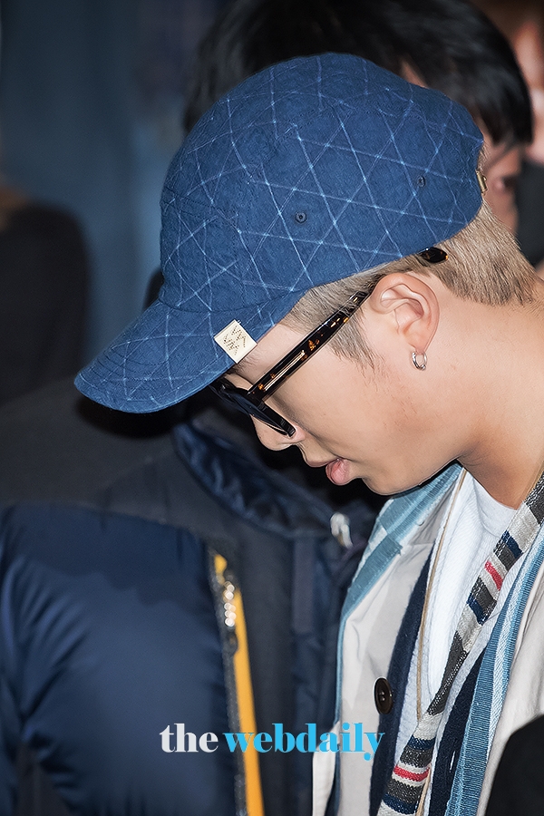 방탄소년단(BTS) RM, 김포국제공항 출국 현장
