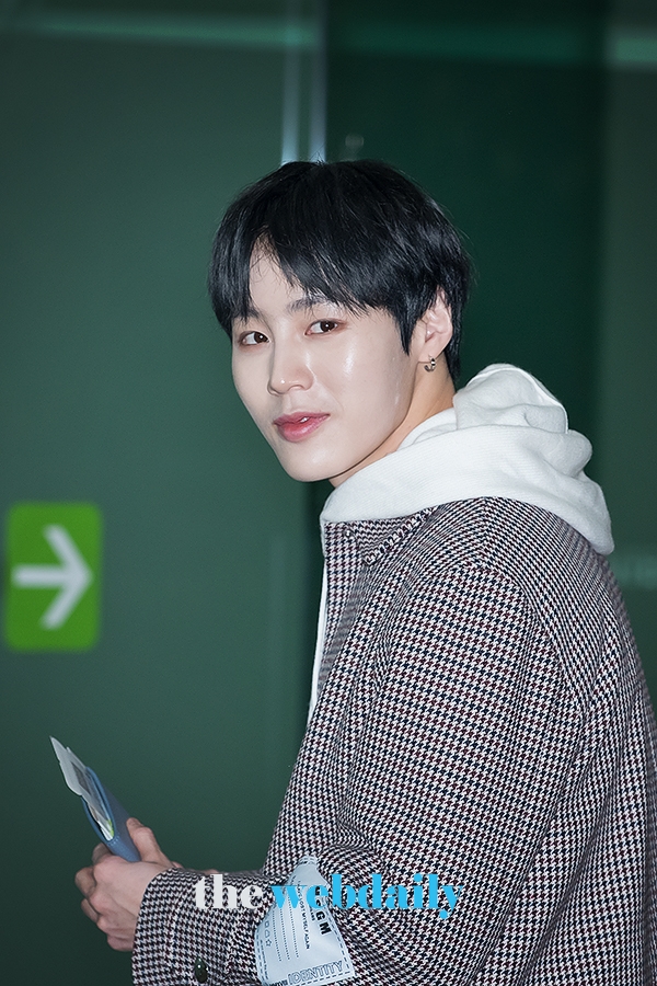 Wanna One (워너원) 하성운, 김포국제공항 출국 현장
