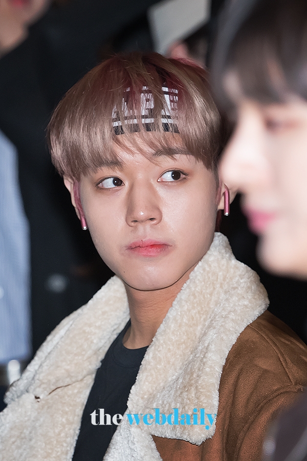 Wanna One (워너원) 박지훈, 김포국제공항 출국 현장