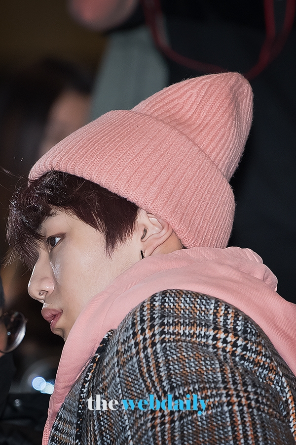 Wanna One (워너원) 강다니엘, 김포국제공항 출국 현장