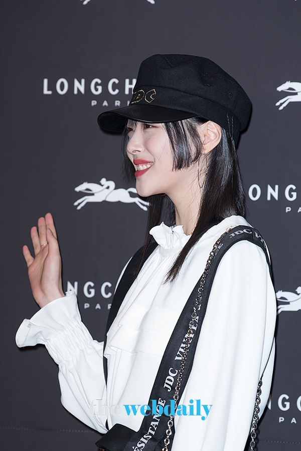 설리, 롱샴 리뉴얼 오픈 기념 포토월 행사