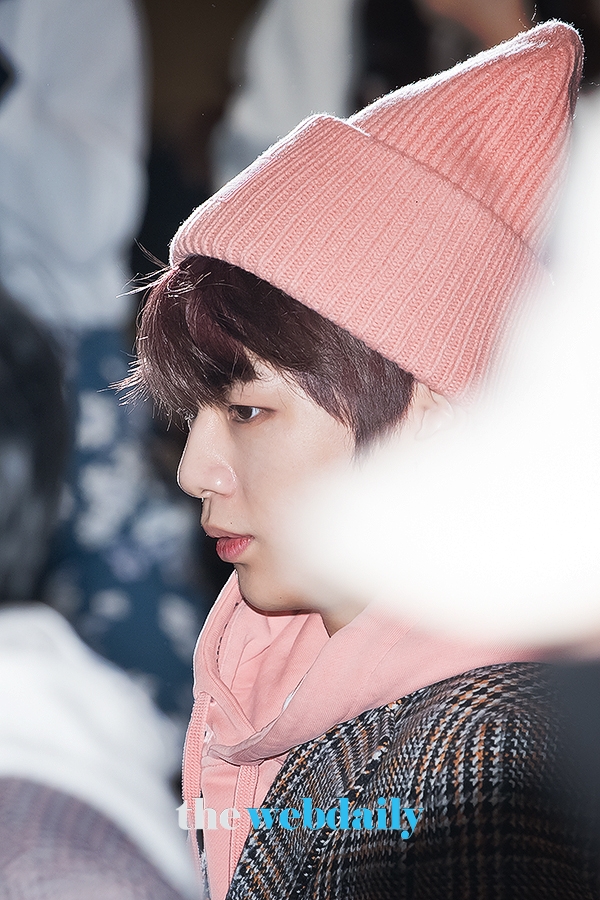 Wanna One (워너원) 강다니엘, 김포국제공항 출국 현장