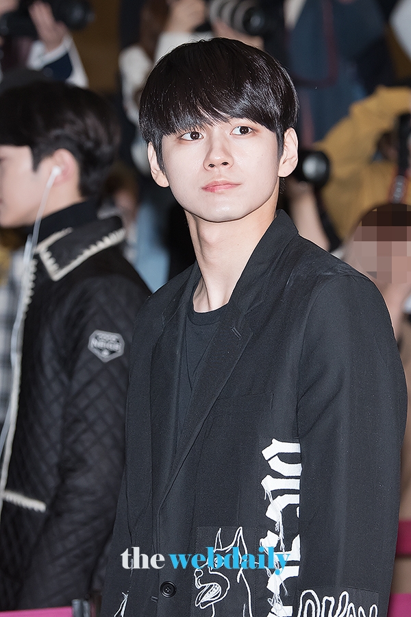 Wanna One (워너원) 옹성우, 김포국제공항 출국 현장