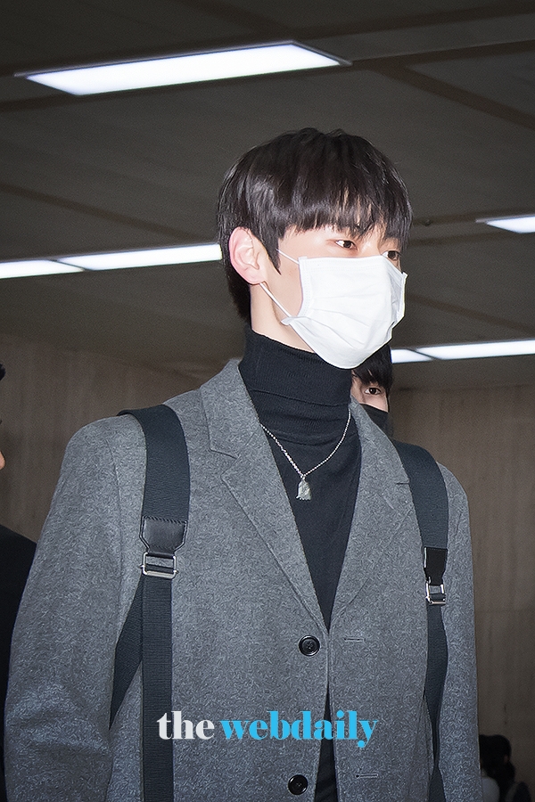 Wanna One (워너원) 황민현, 김포국제공항 입국 현장