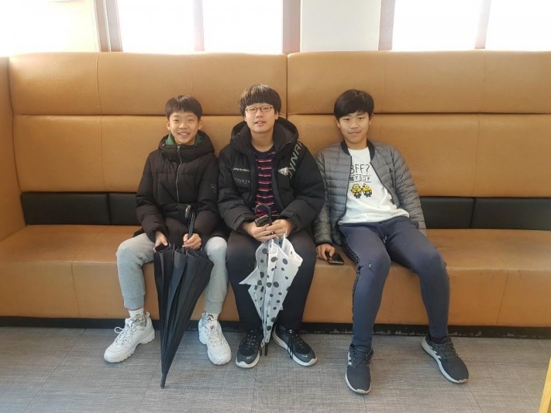 (사진왼쪽부터)김준우-전민서-김양현 학생.(사진제공 =부산지방경찰청)