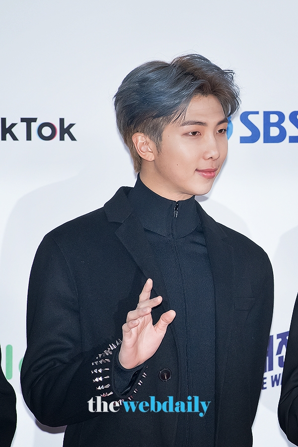 방탄소년단(BTS) RM, '2018 sbs 가요대전' 포토월 행사 현장