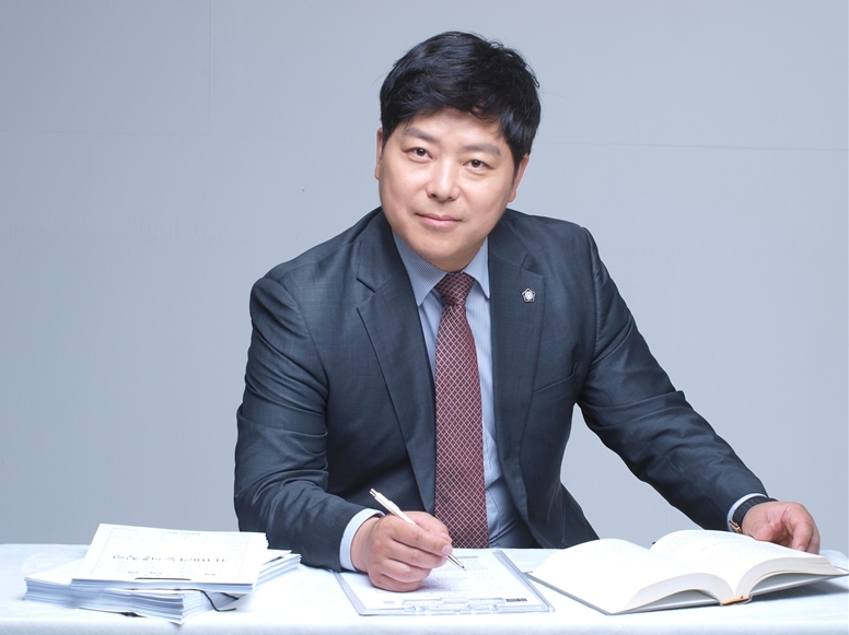 사진=법무법인테미스 김태훈 대표변호사