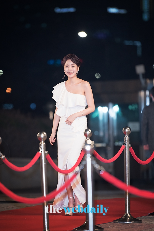 윤진이, ‘2018 KBS 연기대상’ 레드카펫 포토월 행사