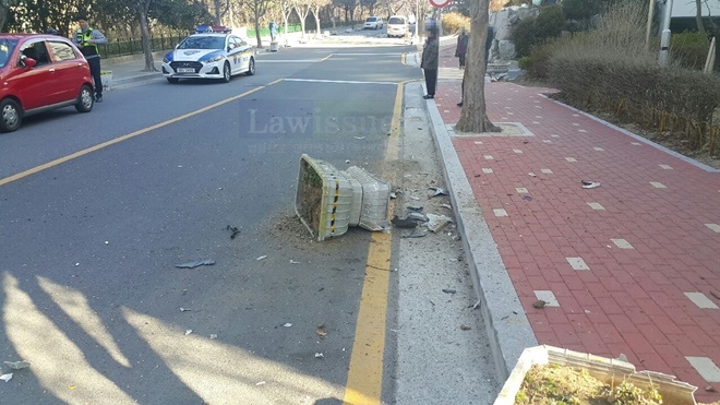 음주운전으로 도로 화분을 충격후 도주,(사진제공=부산지방경찰청)