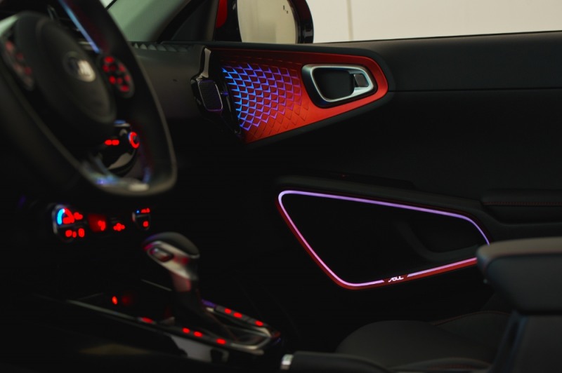 쏘울 부스터에 적용된 사운드 무드 램프.(사진=기아자동차)