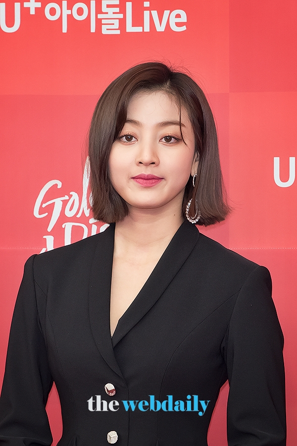 TWICE(트와이스) 지효, 2019 골든디스크 어워즈 (음원 대상) 레드카펫 행사