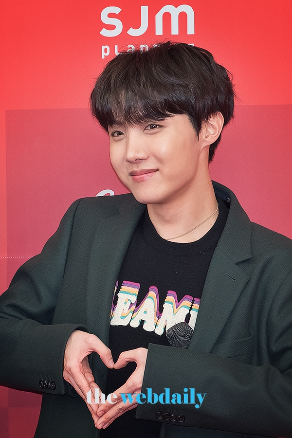 방탄소년단(BTS) 제이홉, 2019 골든디스크 어워즈 (음반부분) 레드카펫 행사
