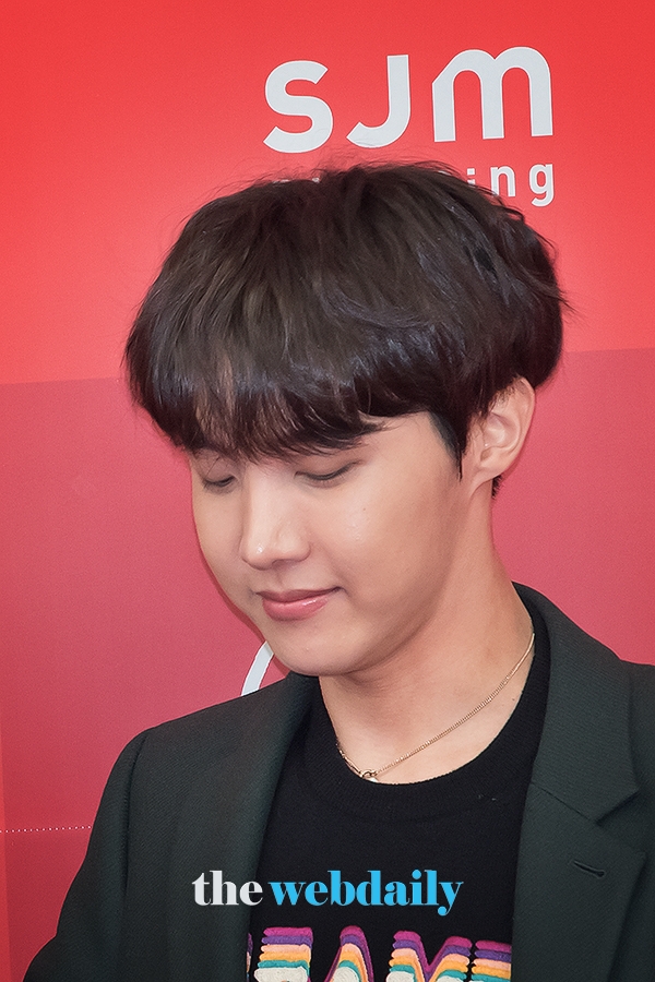 방탄소년단(BTS) 제이홉, 2019 골든디스크 어워즈 (음반부분) 레드카펫 행사