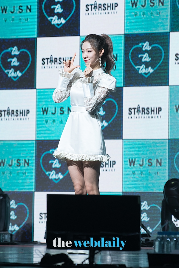 우주소녀 여름, 새 미니앨범 '우주 스테이(WJ STAY)?' 쇼케이스 현장