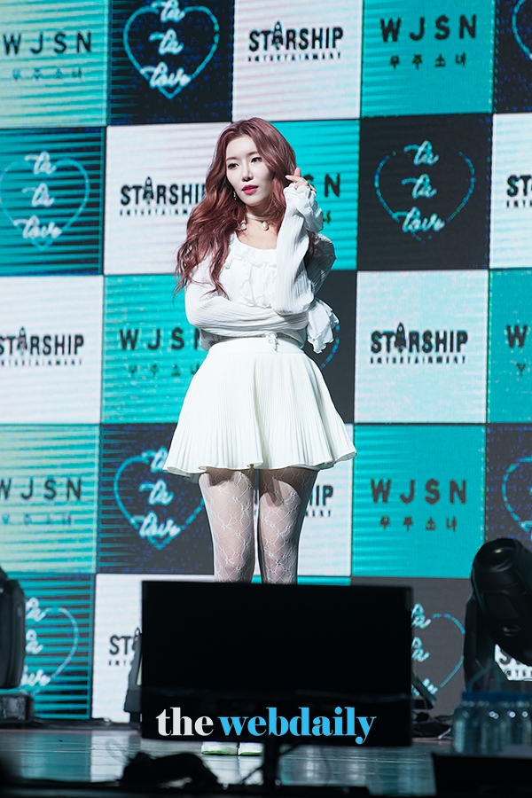 우주소녀 다원, 새 미니앨범 '우주 스테이(WJ STAY)?' 쇼케이스 현장