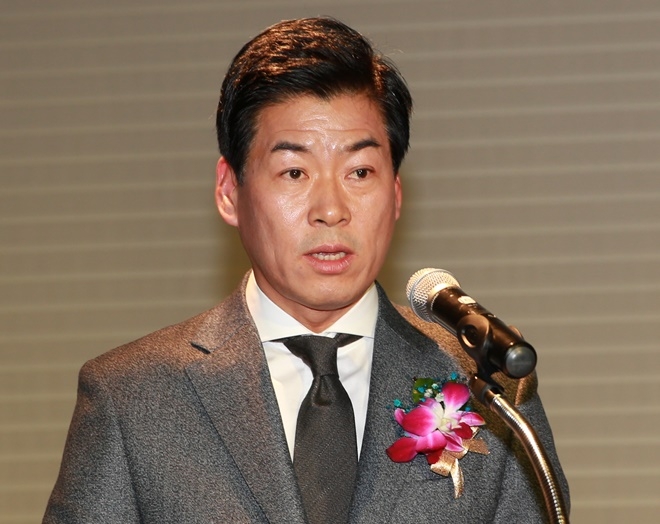 정정복 부산시축구협회장이 인사말을 하고 있다.(사진제공=부산시축구협회)