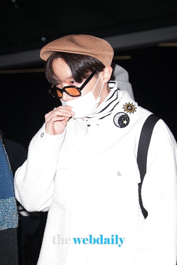 방탄소년단(BTS) 제이홉, 인천국제공항 출국 현장