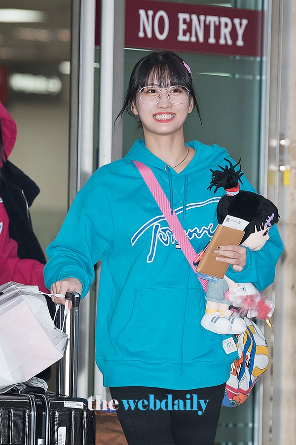 TWICE(트와이스) 모모, 김포국제공항 출국 현장