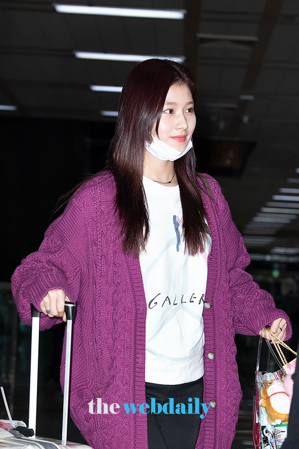 TWICE(트와이스) 사나, 김포국제공항 출국 현장