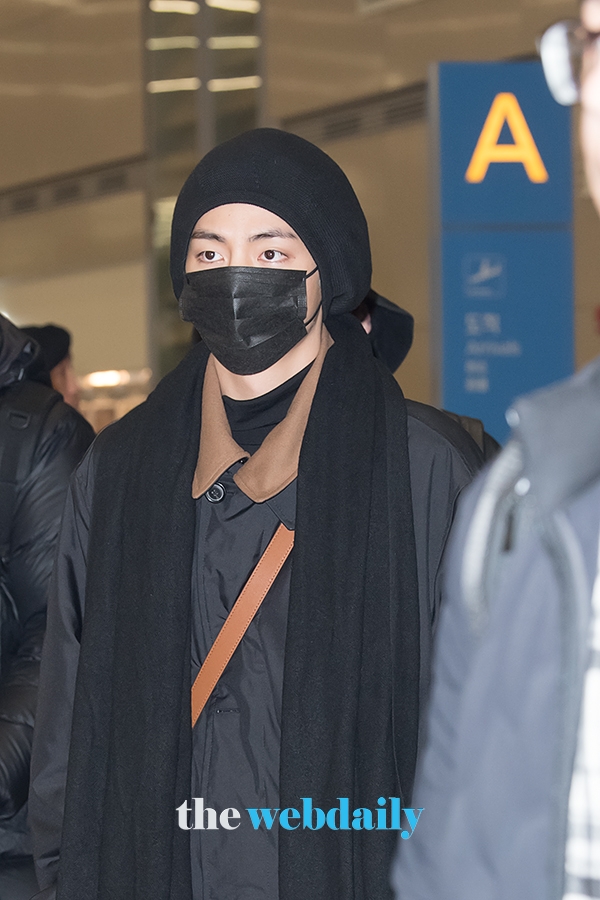 방탄소년단(BTS) 뷔, 인천국제공항 입국 현장