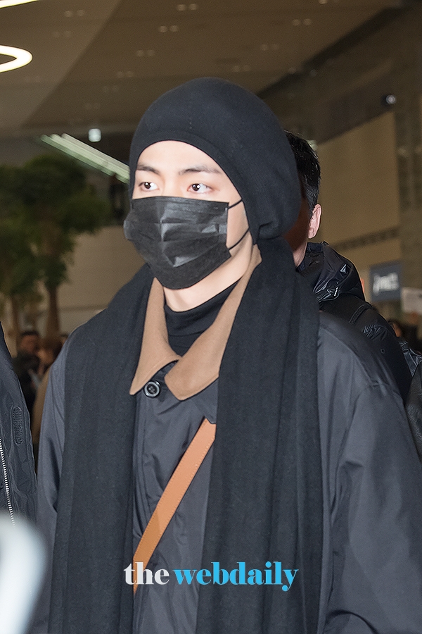 방탄소년단(BTS) 뷔, 인천국제공항 입국 현장