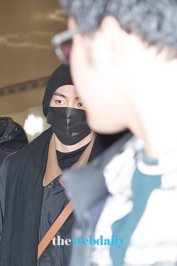 방탄소년단(BTS) 뷔, 인천국제공항 입국 현장