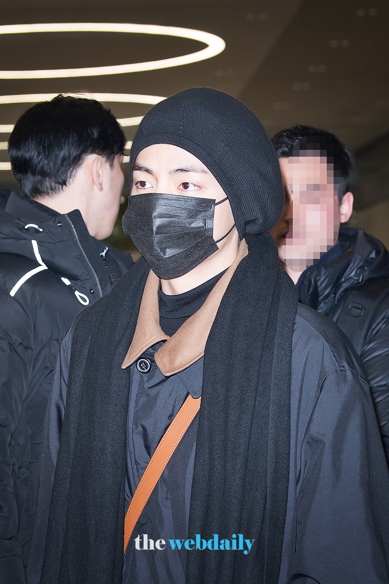 방탄소년단(BTS) 뷔, 인천국제공항 입국 현장