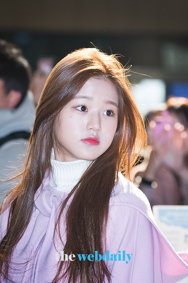 아이즈원(IZONE) 장원영, 김포국제공항 출국 현장