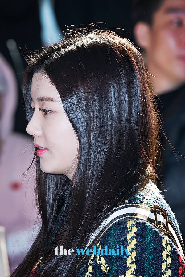 아이즈원(IZONE) 권은비, 김포국제공항 출국 현장