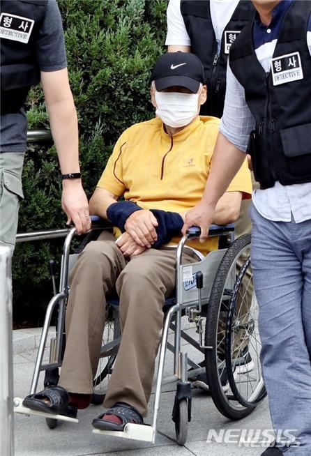 출처 : 봉화 엽총 난사 70대 모습 / newsis