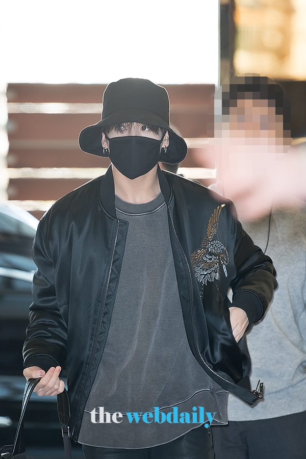 방탄소년단(BTS) 정국, 김포국제공항 출국 현장