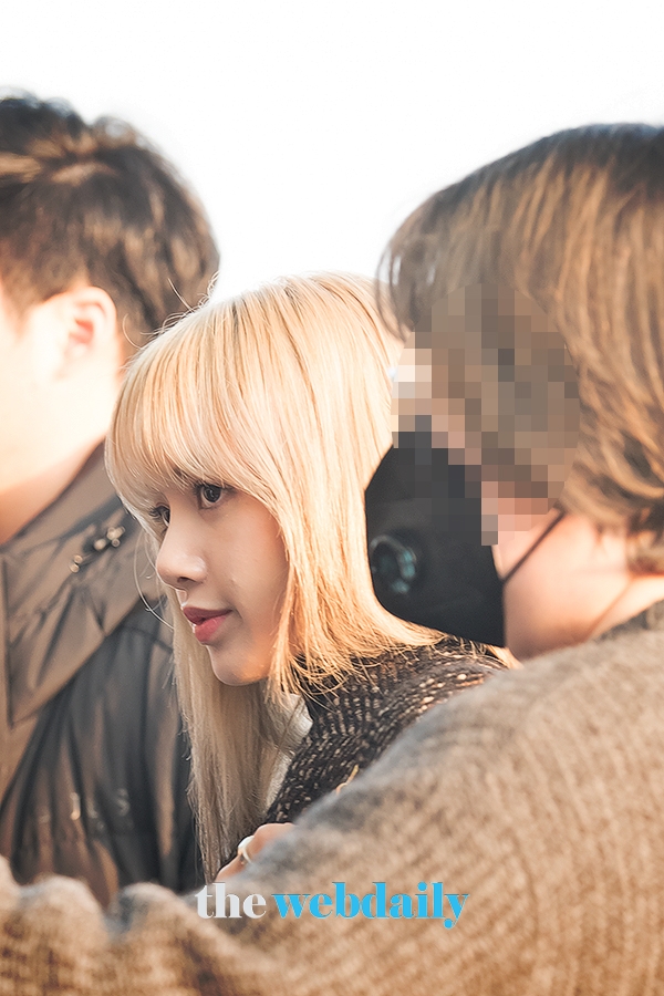 BLACKPINK(블랙핑크) 리사, 인천국제공항 출국 현장