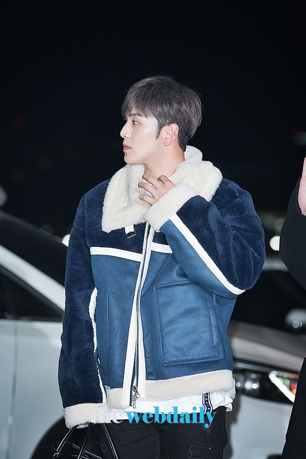 뉴이스트W 강동호, 인천국제공항 출국 현장