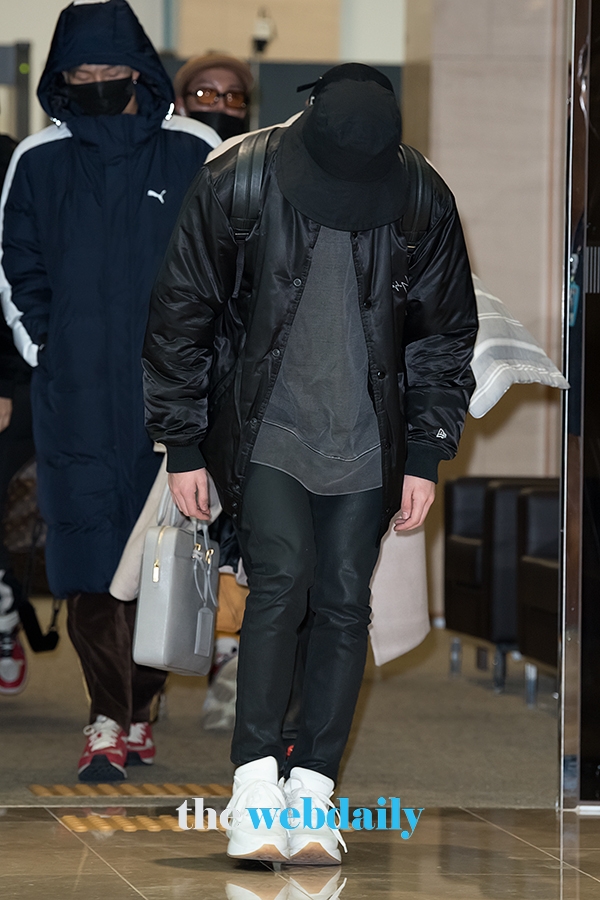 방탄소년단(BTS) 정국, 김포국제공항 전용기 청사 입국 현장