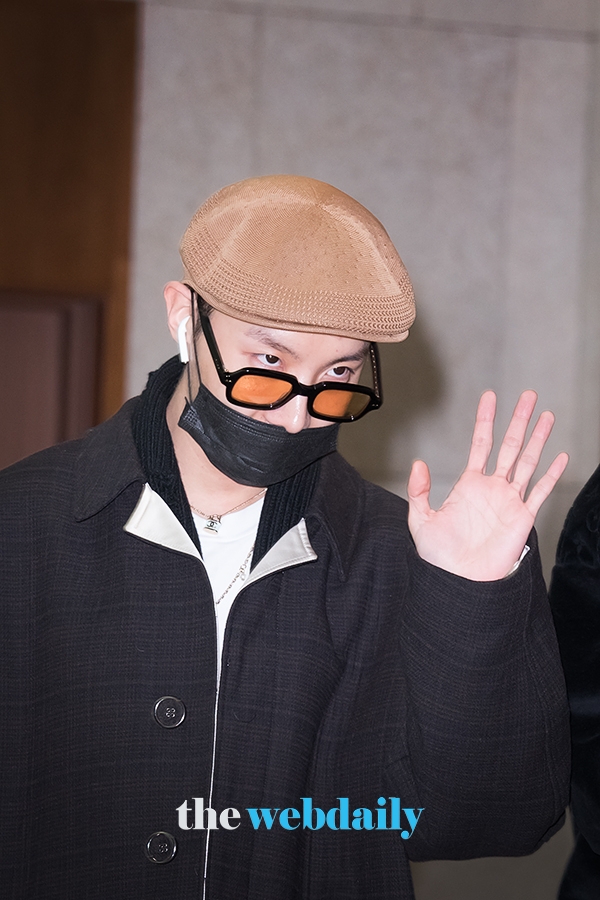 방탄소년단(BTS) 제이홉, 김포국제공항 전용기 청사 입국 현장
