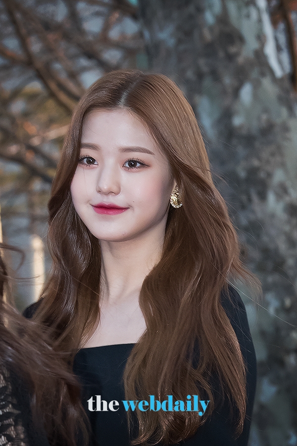아이즈원(IZONE) 장원영, ‘제8회 가온차트 뮤직 어워즈’ 레드카펫 행사 현장