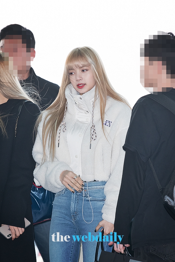 BLACKPINK(블랙핑크) 리사 , 인천국제공항 출국 현장