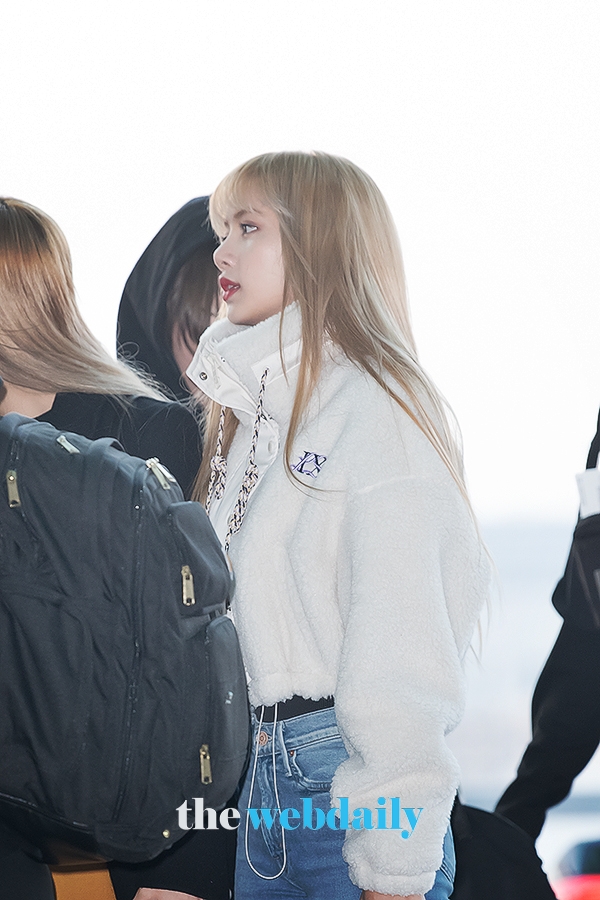 BLACKPINK(블랙핑크) 리사 , 인천국제공항 출국 현장