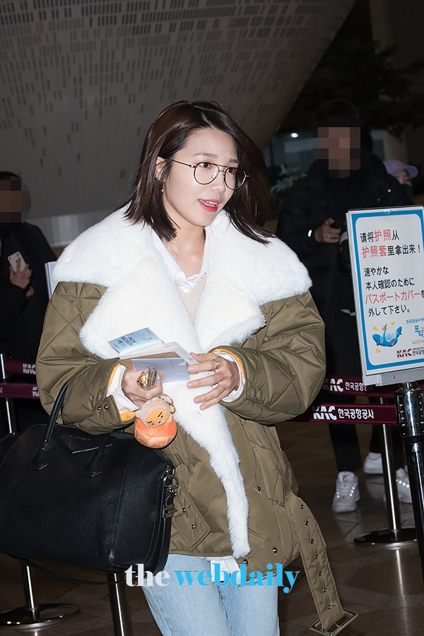 에이핑크(Apink) 정은지, 김포국제공항 출국 현장