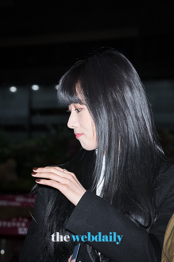 에이핑크(Apink) 윤보미, 김포국제공항 출국 현장