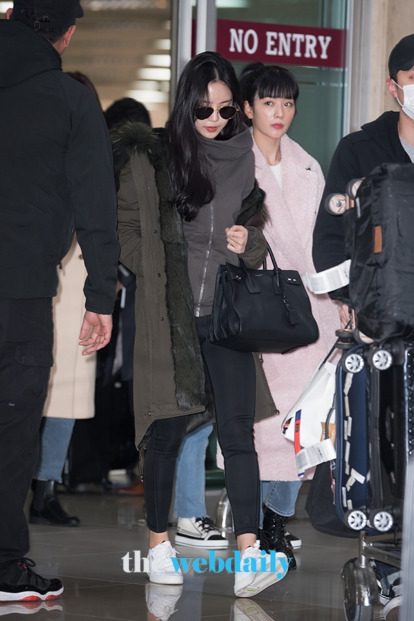에이핑크(Apink) 손나은-윤보미, 김포국제공항 입국 현장