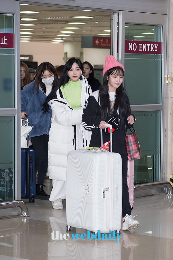 러블리즈(Lovelyz) 유지애-류수정, 김포국제공항 입국 현장