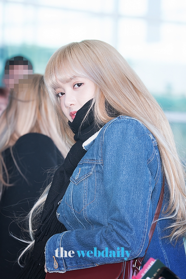 BLACKPINK(블랙핑크) 리사, 인천국제공항 출국 현장