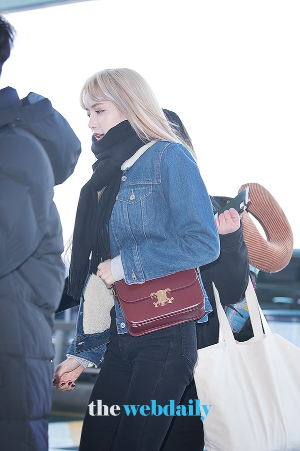 BLACKPINK(블랙핑크) 리사, 인천국제공항 출국 현장