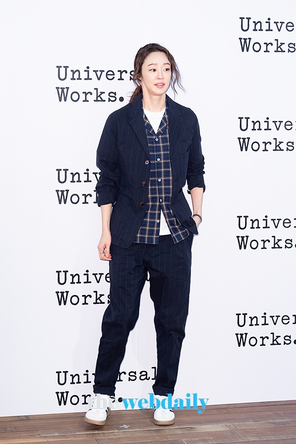 최여진, '유니버셜 웍스' 론칭 기념 포토 행사 현장