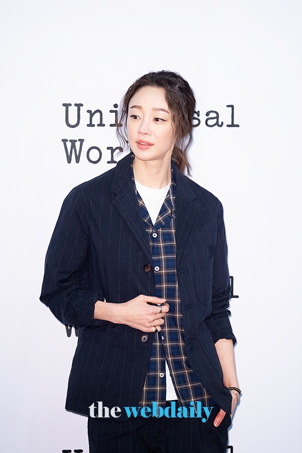 최여진, '유니버셜 웍스' 론칭 기념 포토 행사 현장