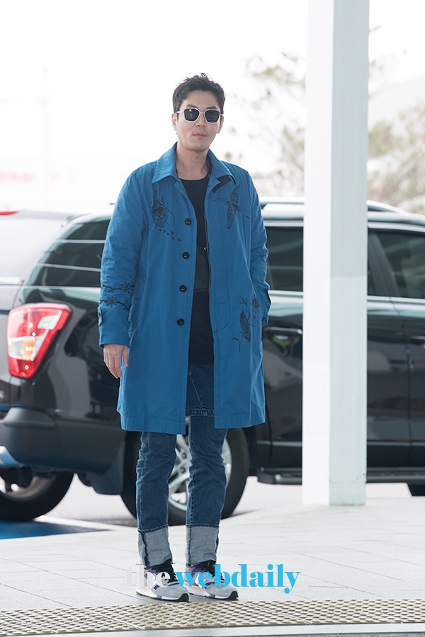 최원영, 인천국제공항 출국 현장